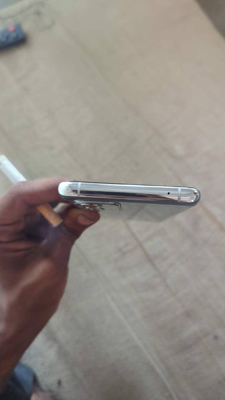 One Plus 9 Pro 5