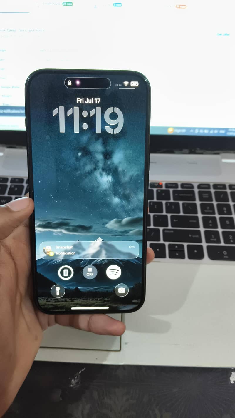 Apple iPhone 15 plus 6