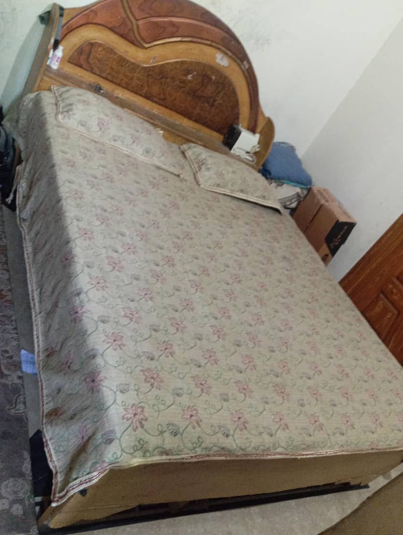 Double bed 0