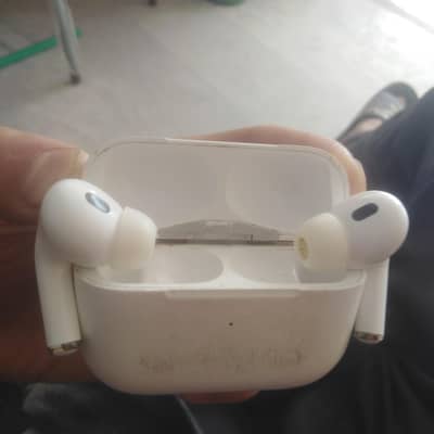 The Power of airpods 2 very nice beautiful voice and quality