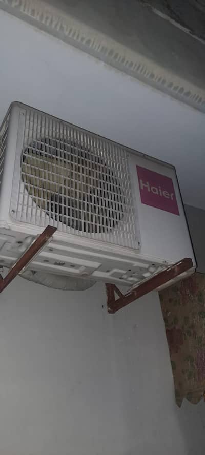 Haier AC for sale noan inverter 10 by 10 condition