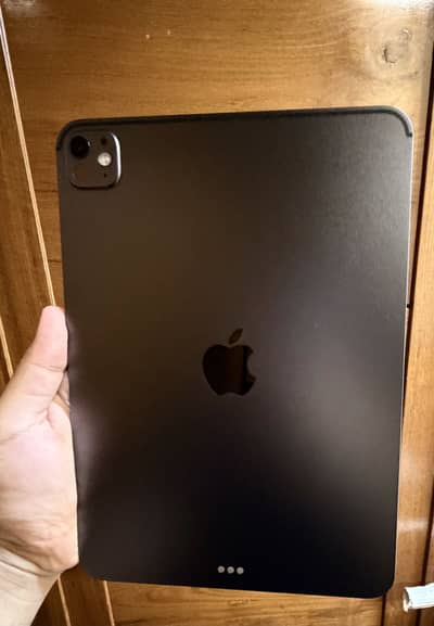 Apple iPad Pro 11 inches M4 - 95% BATTERY HEALTH OW CYCLES
