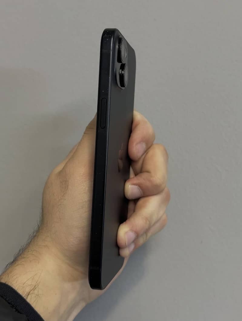 iPhone 15 plus 1