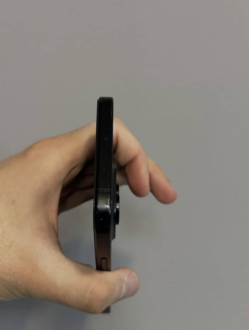 iPhone 15 plus 2