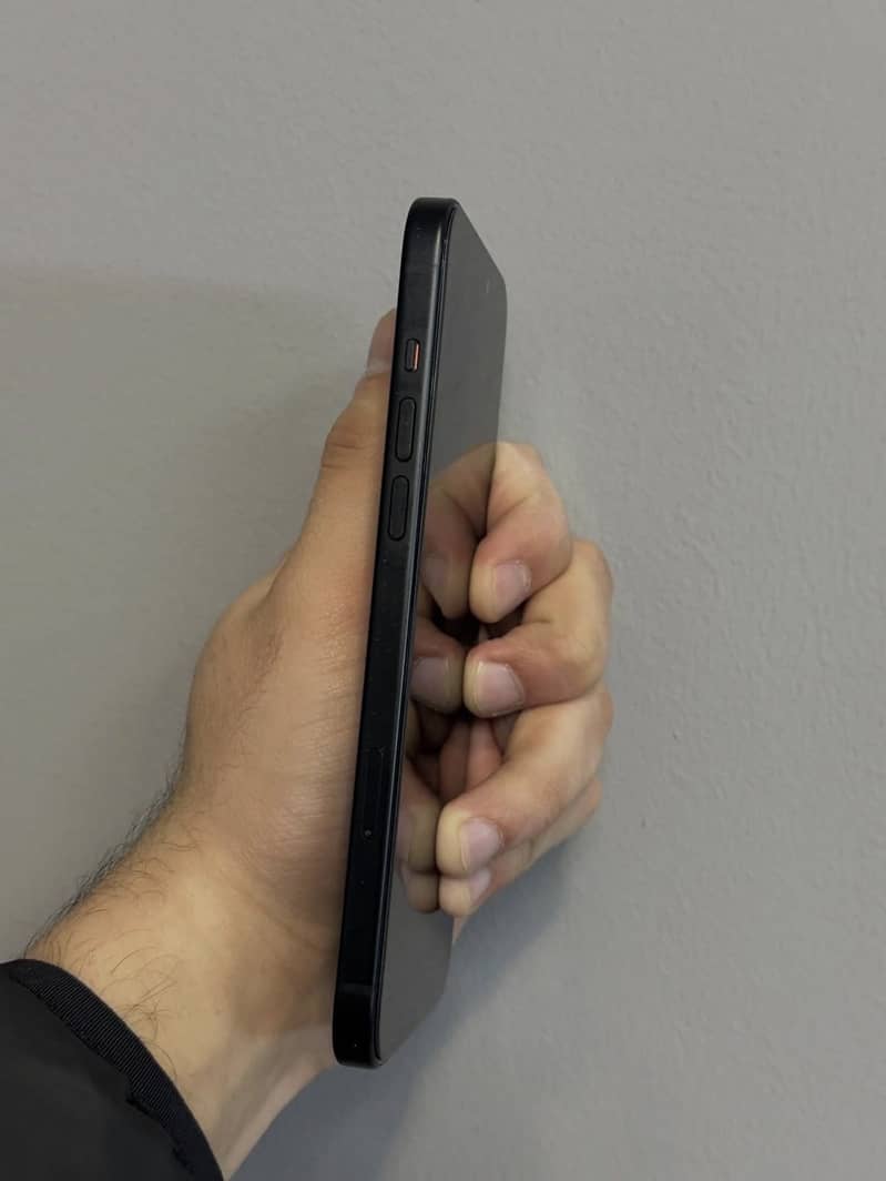 iPhone 15 plus 3
