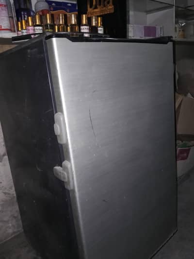 Dawlance Room Mini Refrigrator
