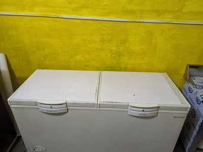 Dawlance double door deep freezer