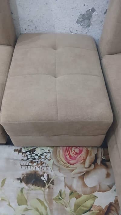 2 x 3 seater sofa + middle sofa table