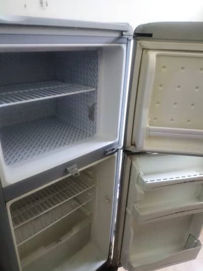 Used Refrigerator Available For Sale