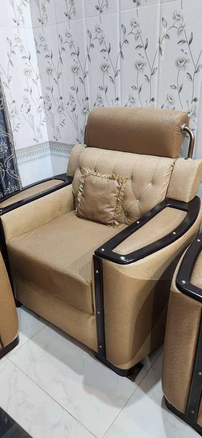 3 peiece sofa set in very good condition for sale