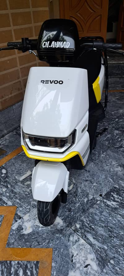 REVOO A12 BOX