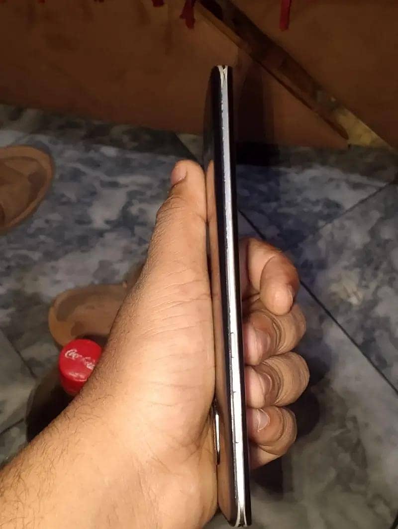 Sharp Aquos Zero 2 9