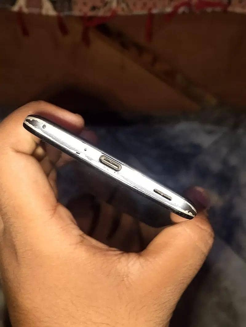 Sharp Aquos Zero 2 8