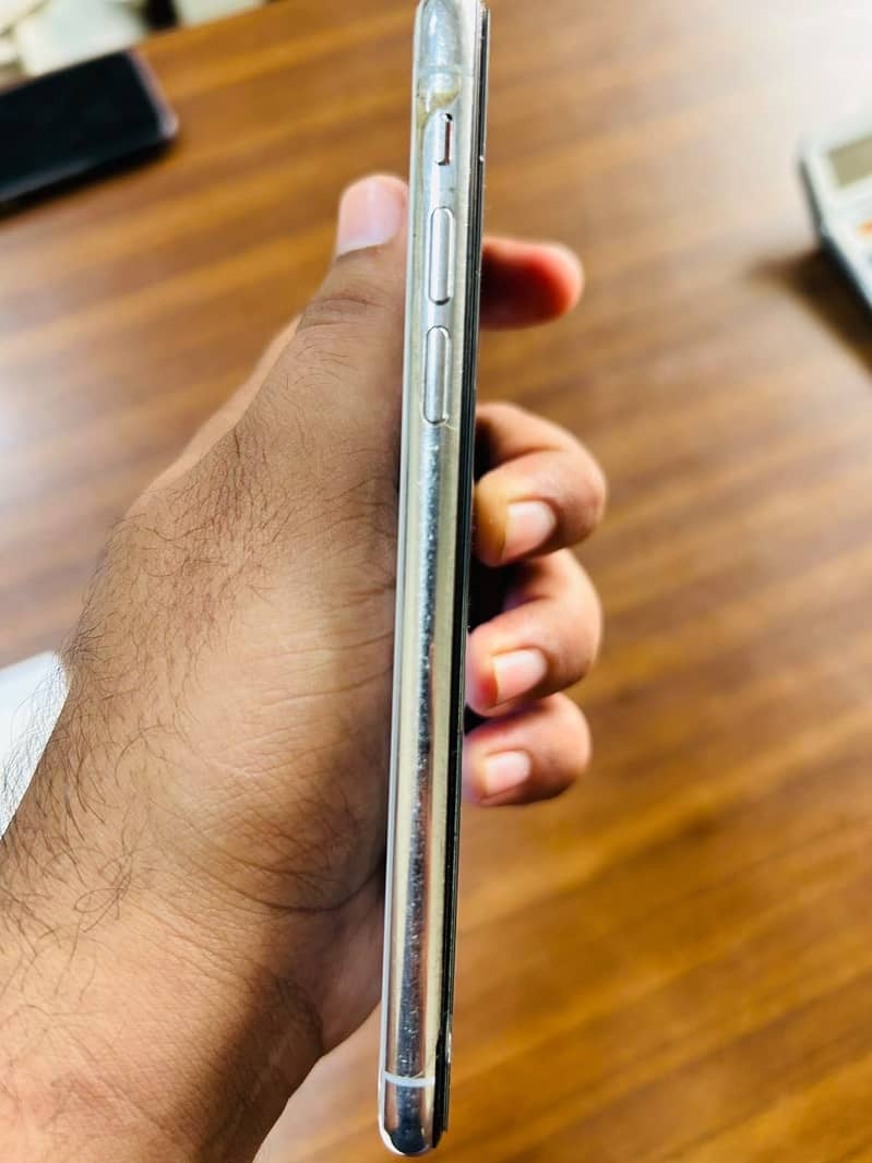 Apple iPhone X 5