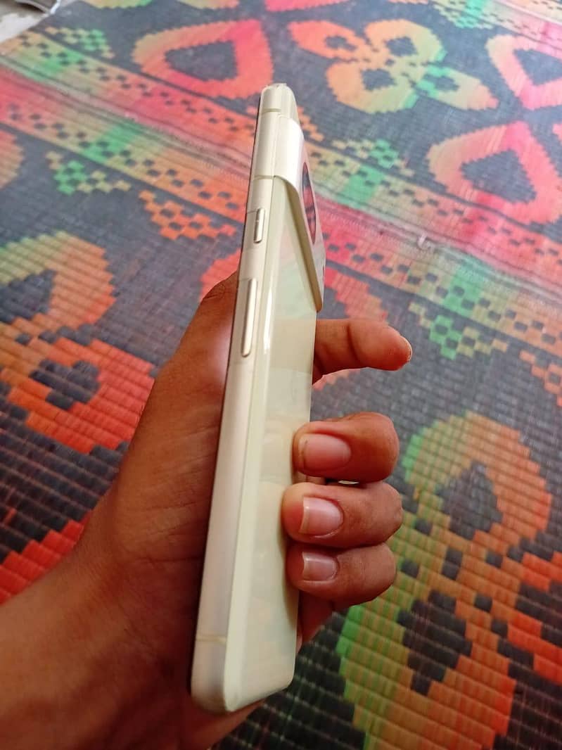 Google Pixel 7 4