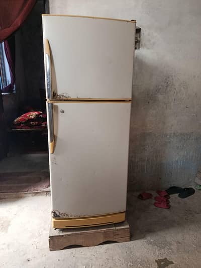 selling fridge