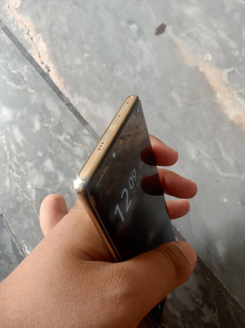 Infinix Note 40 Pro 3