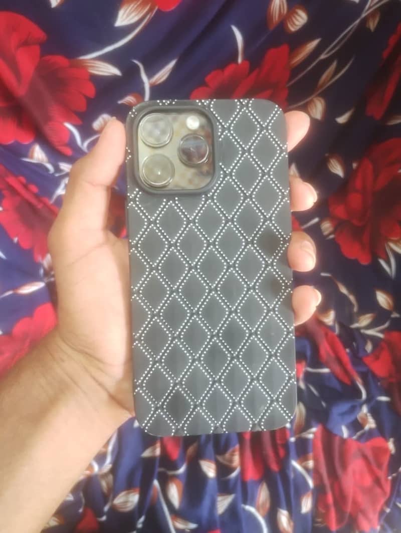 iPhone 14 Pro Max 0