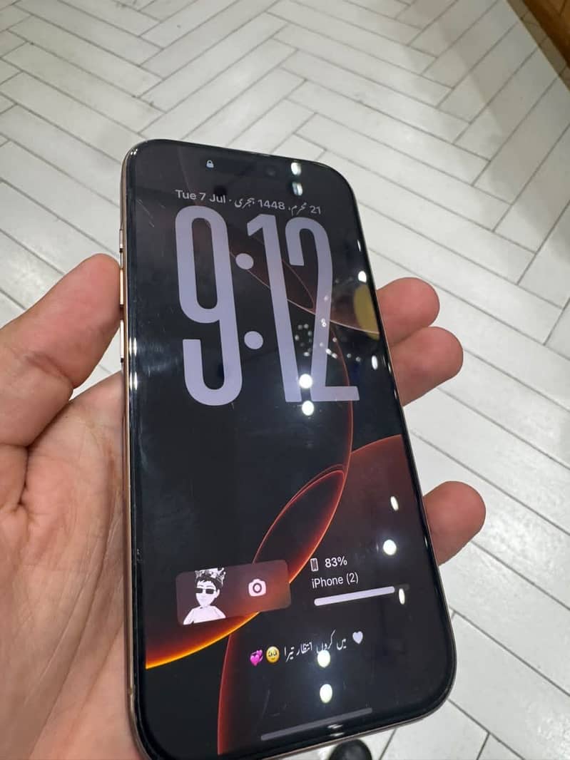 Apple iPhone 16 Pro 1