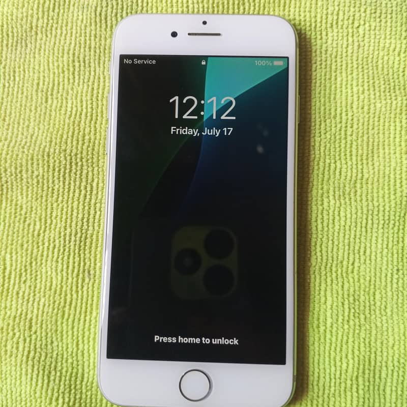 Apple iPhone 7 0