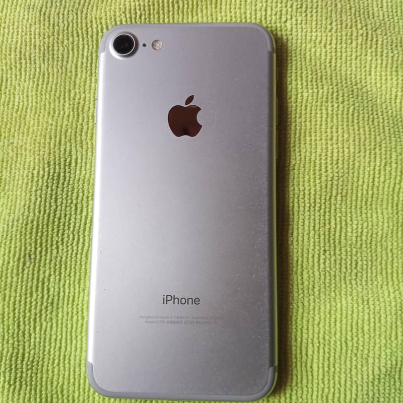 Apple iPhone 7 1