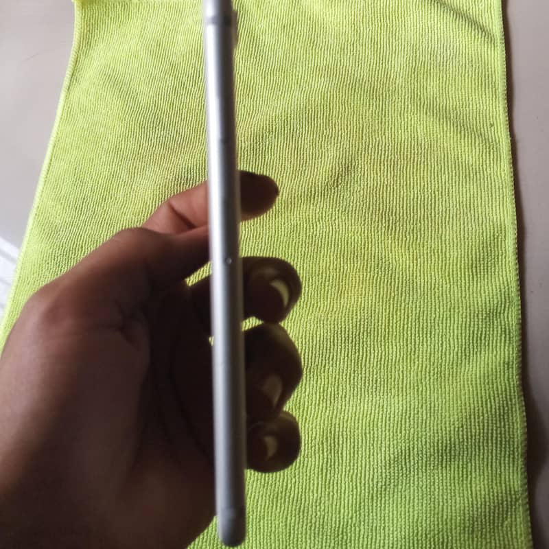 Apple iPhone 7 2