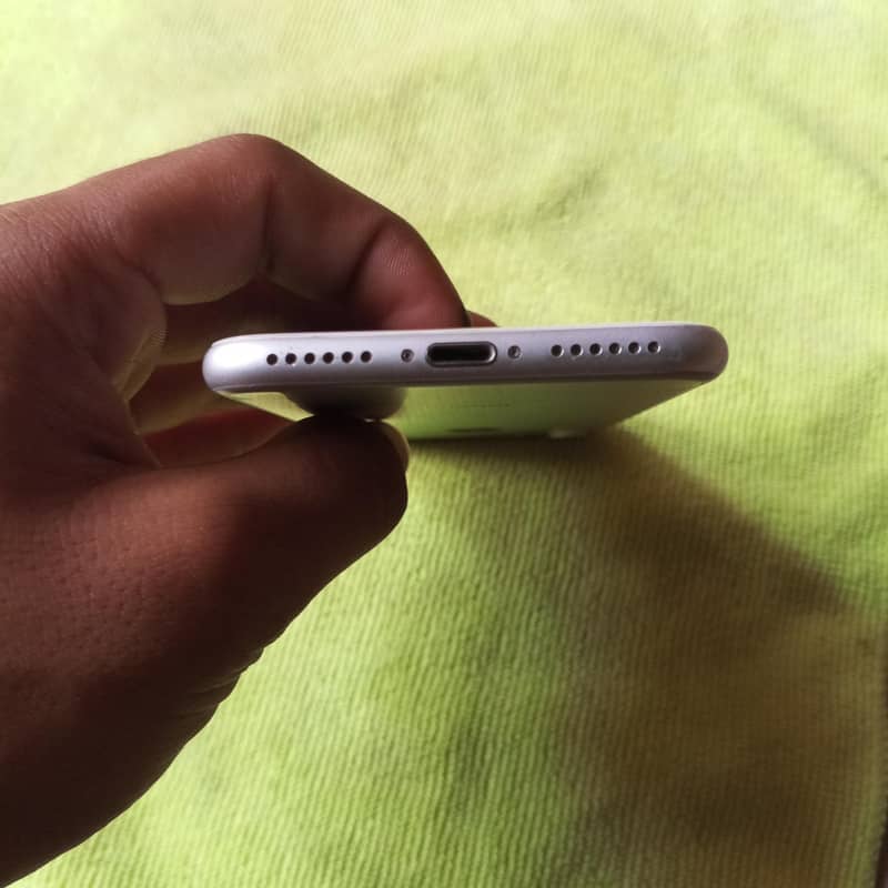 Apple iPhone 7 4
