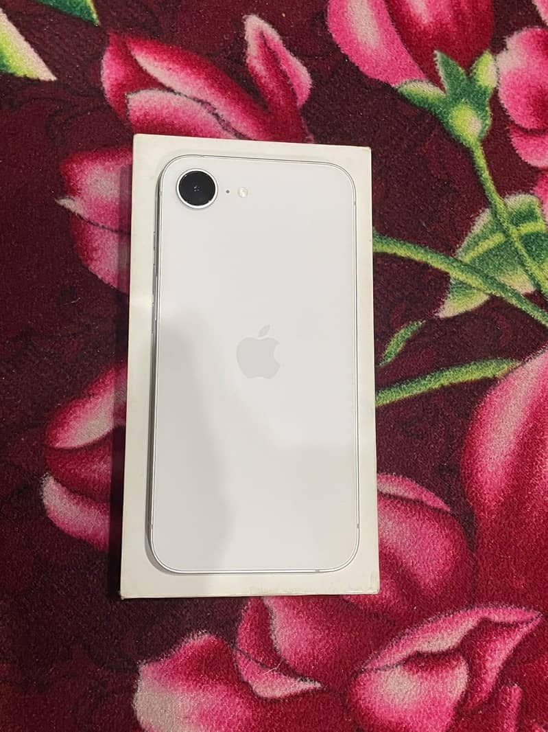 iPhone 16e JV 128 3