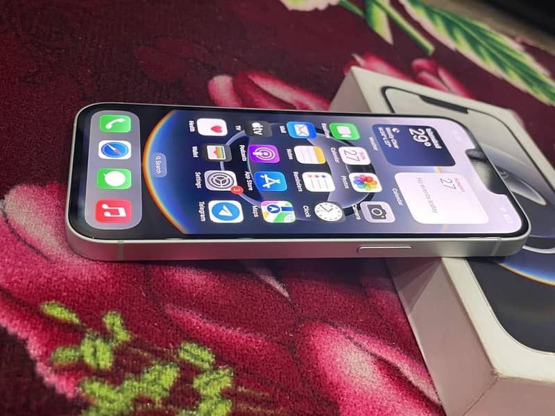 iPhone 16e JV 128 4