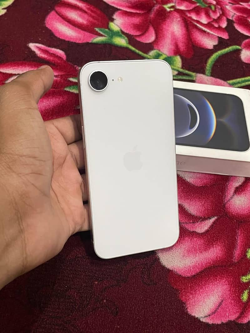 iPhone 16e JV 128 5