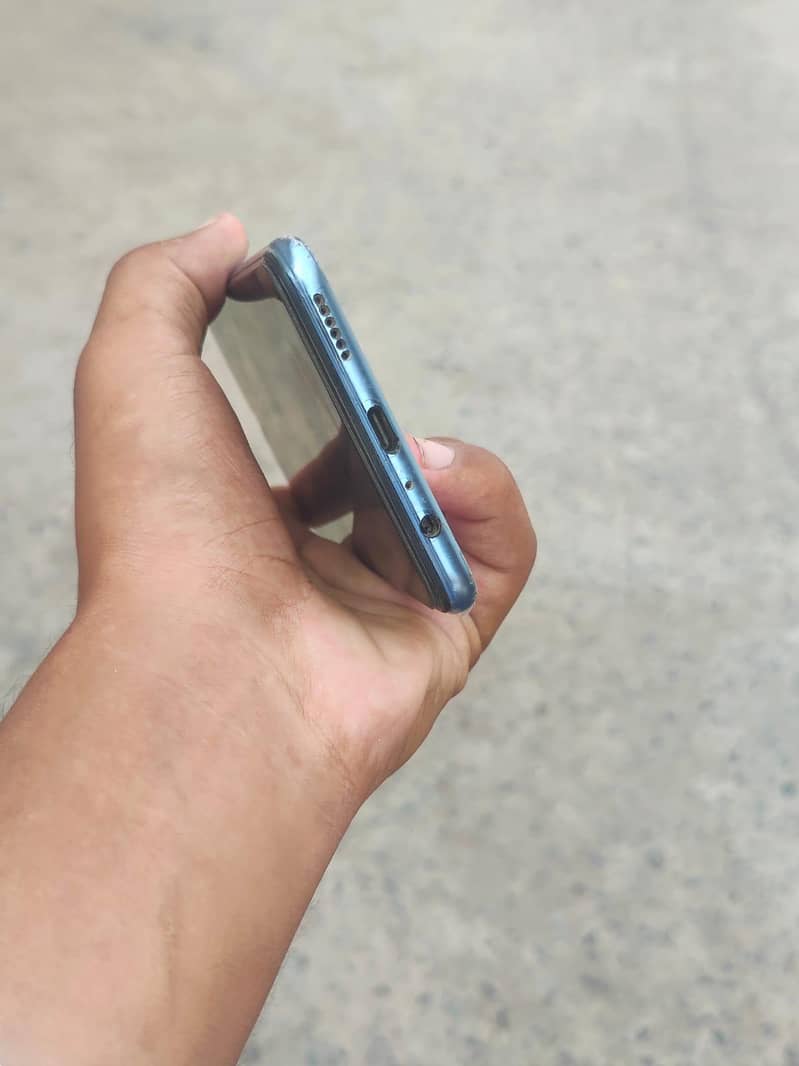 Vivo V21e 4