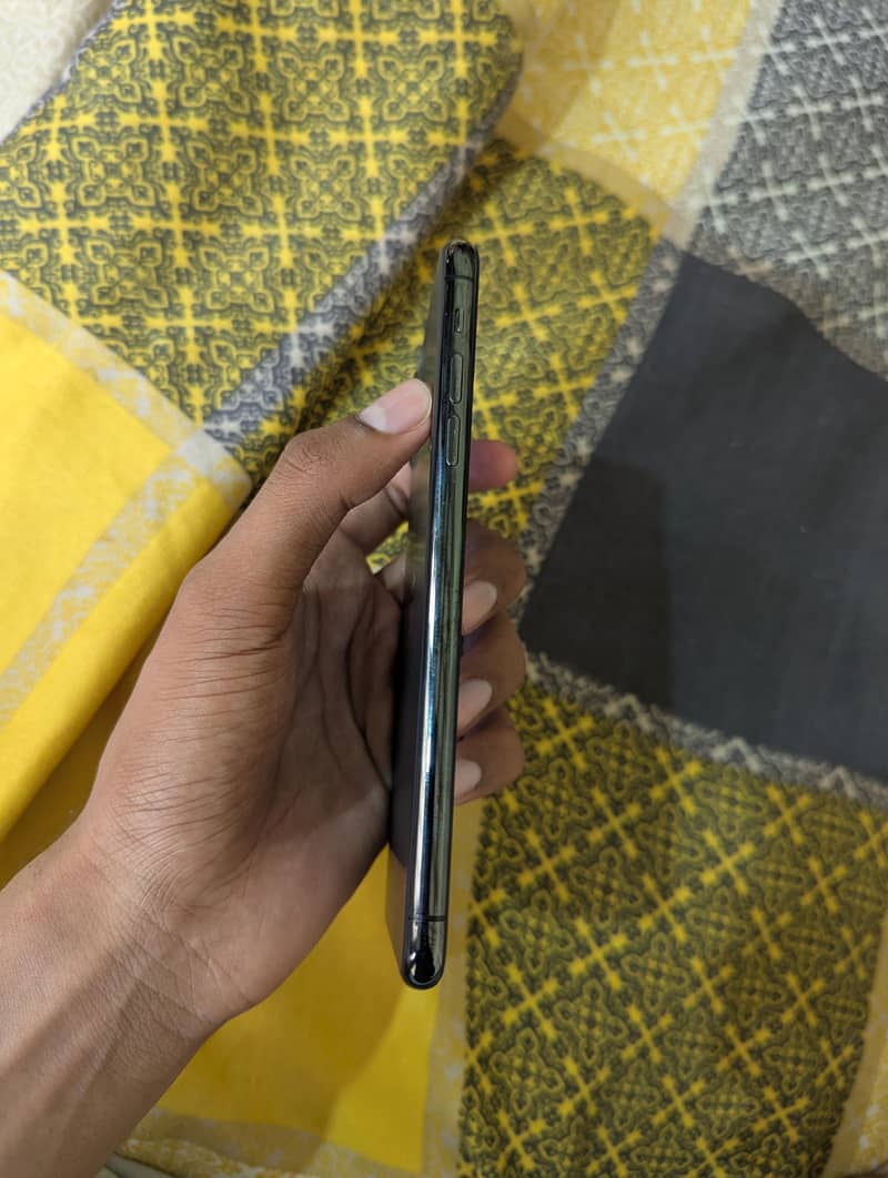 iPhone 11 Pro Max 8
