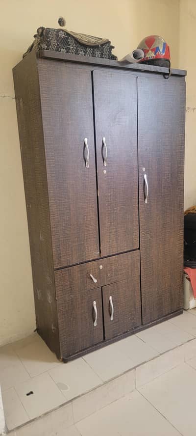 wardrobe 4feet/6feet