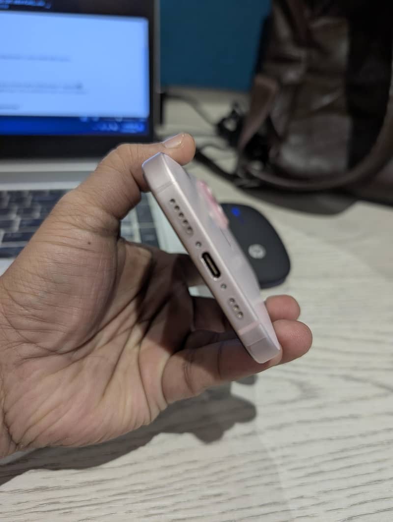 Apple iPhone 15 3