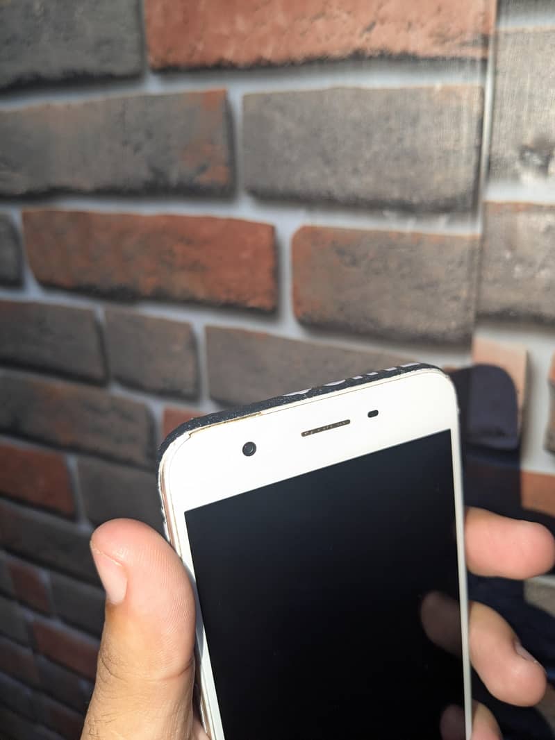 OPPO A57 1