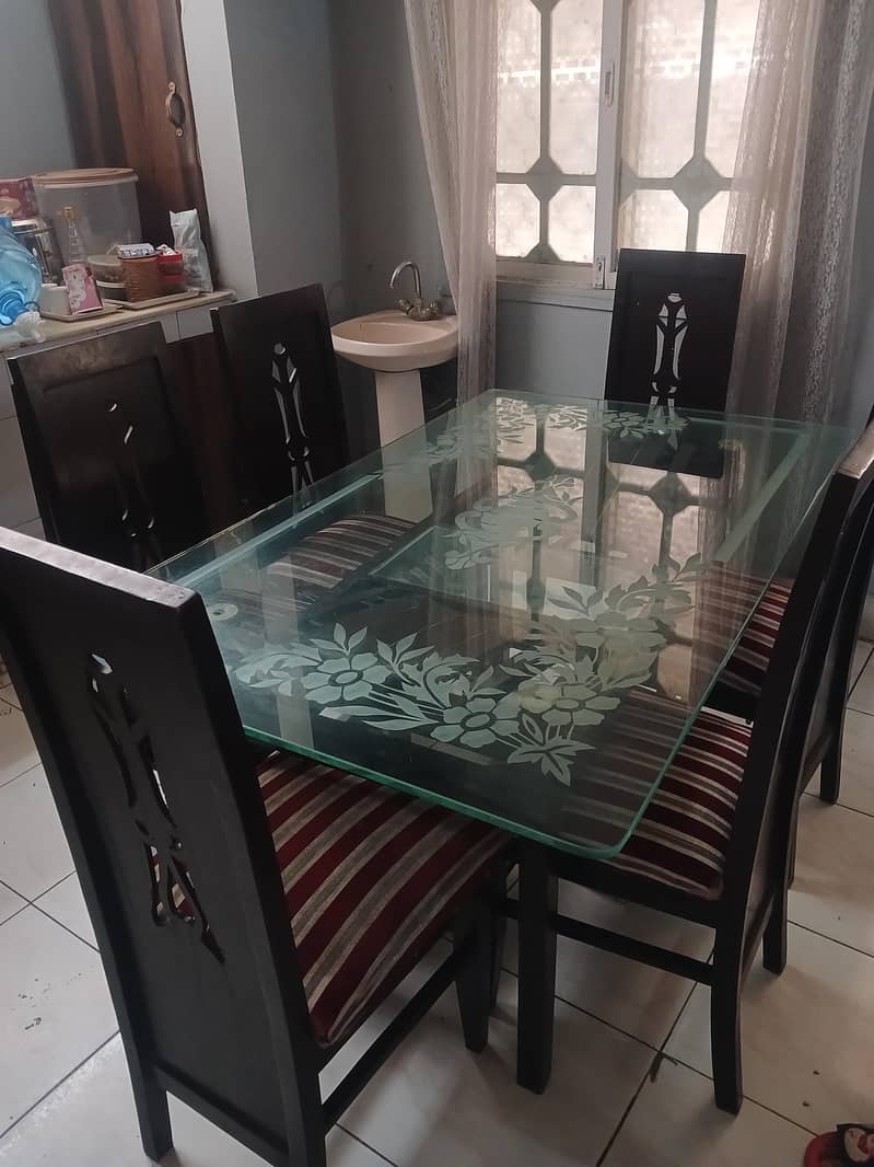 Dinnig Table 0