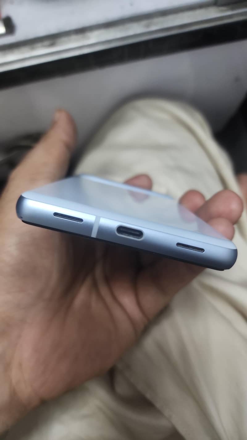 Google Pixel 7a 2