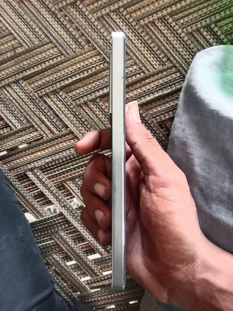 Infinix Note 40 4