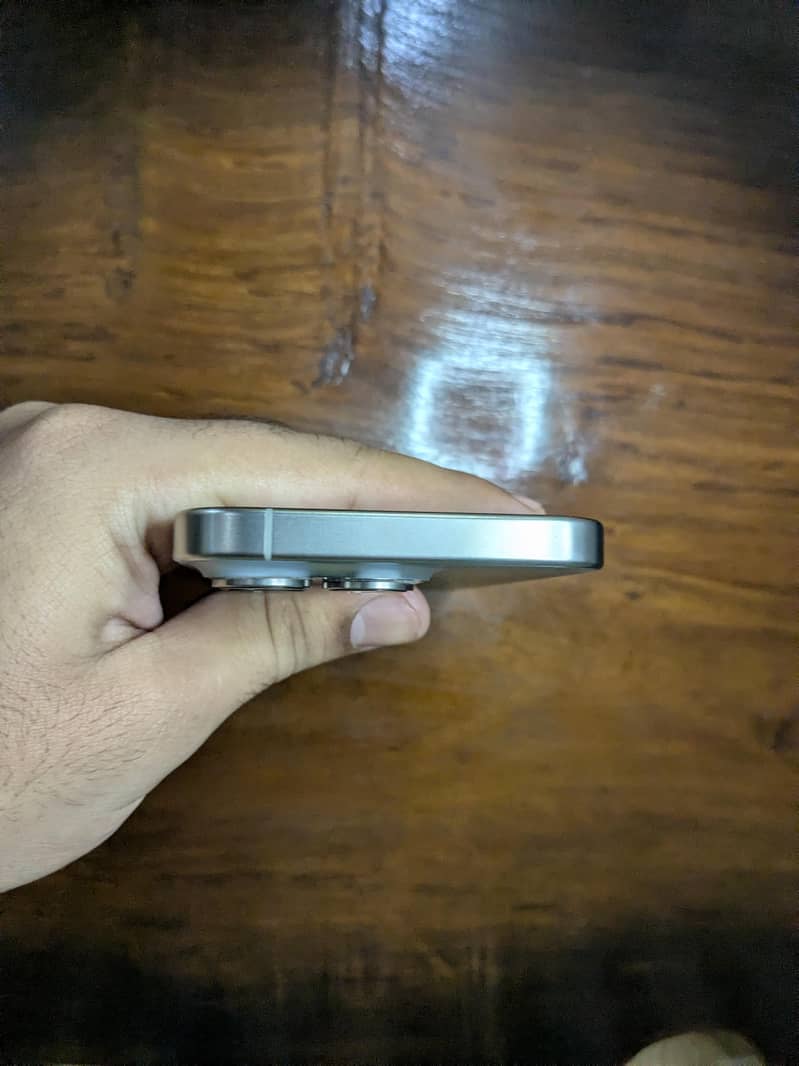 iPhone 15 Pro 2