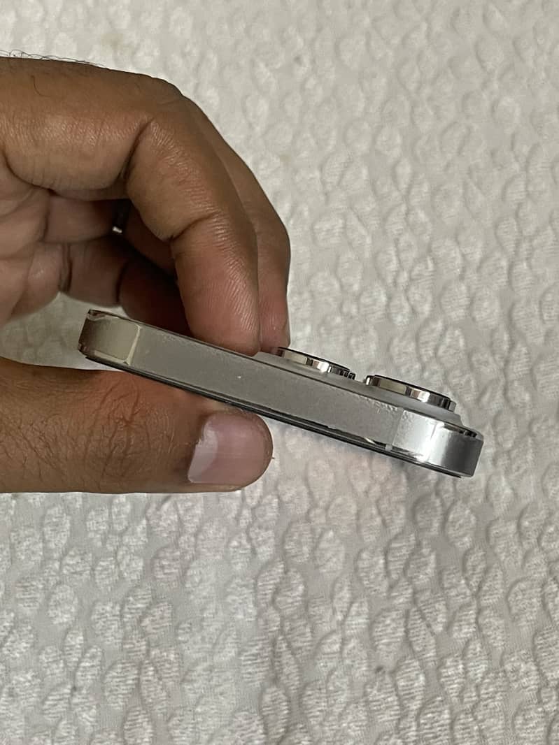 Apple iPhone 14 Pro 2