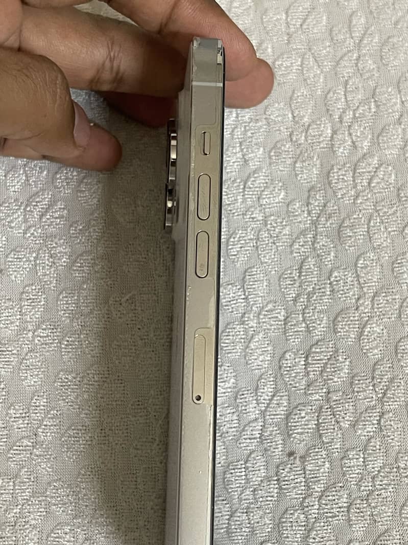 Apple iPhone 14 Pro 3