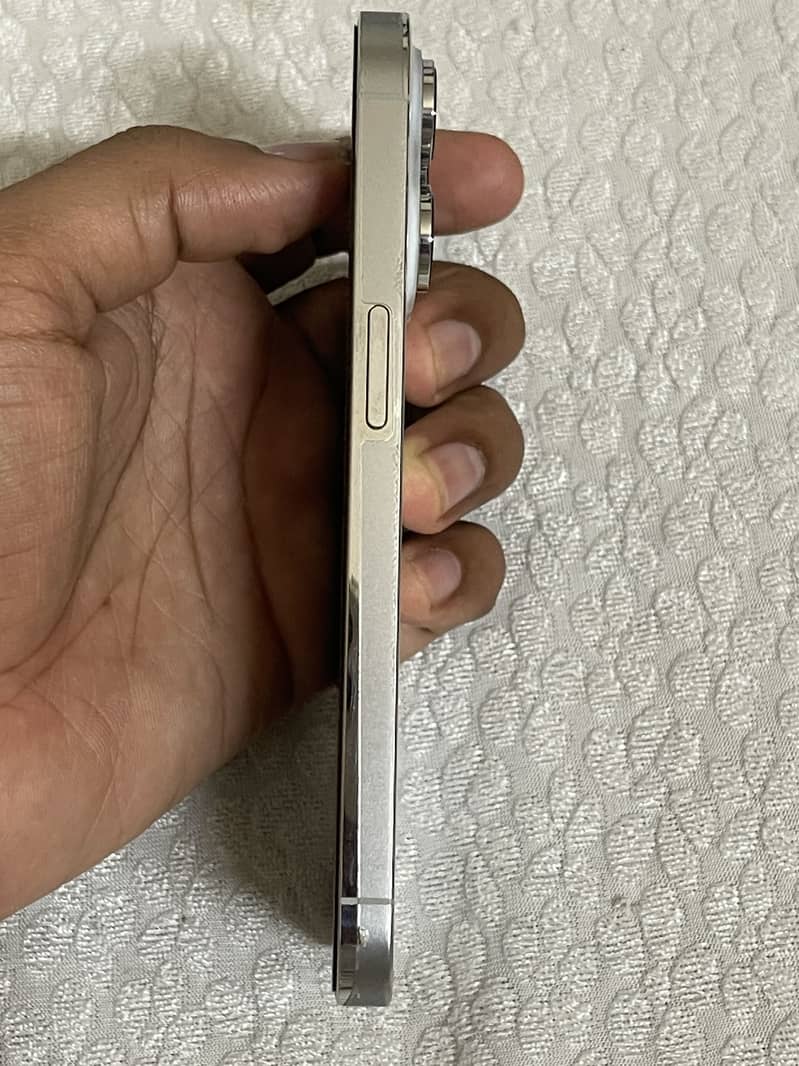 Apple iPhone 14 Pro 4