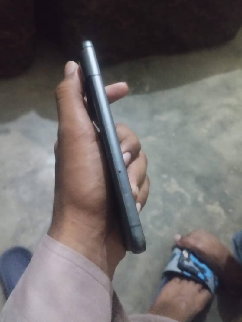 Google Pixel 8 4