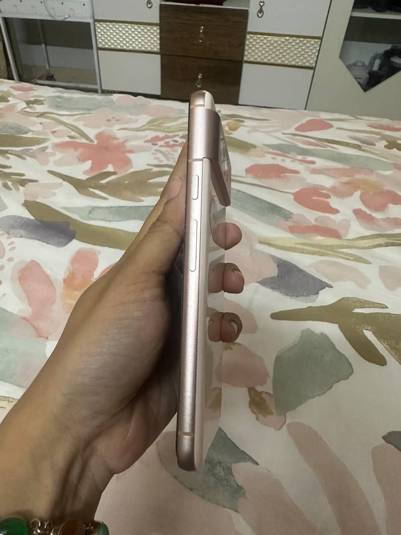 Google Pixel 8 4