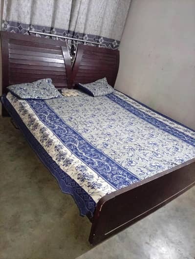 site table nh hai baki 4 pice ka hai full size bad hai 6 by 6 ka