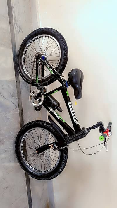  Original Imported Giant BMX Cycle – Excellent Condition