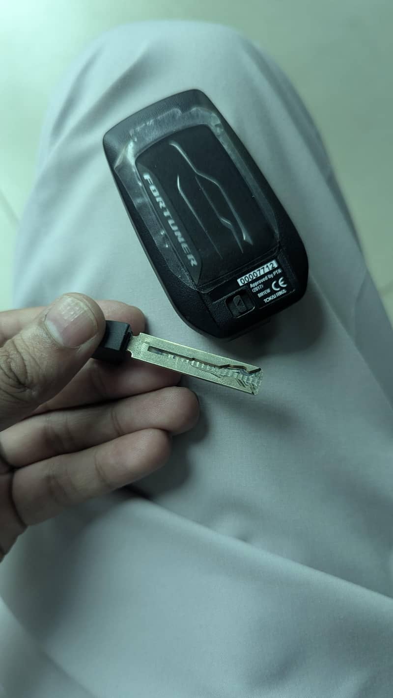 Fortuner Remote 4