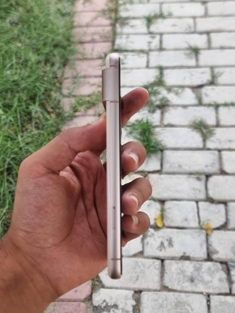 Google Pixel 8 2