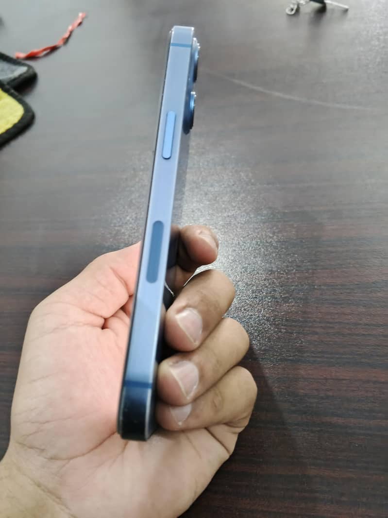 Apple iPhone 13 3