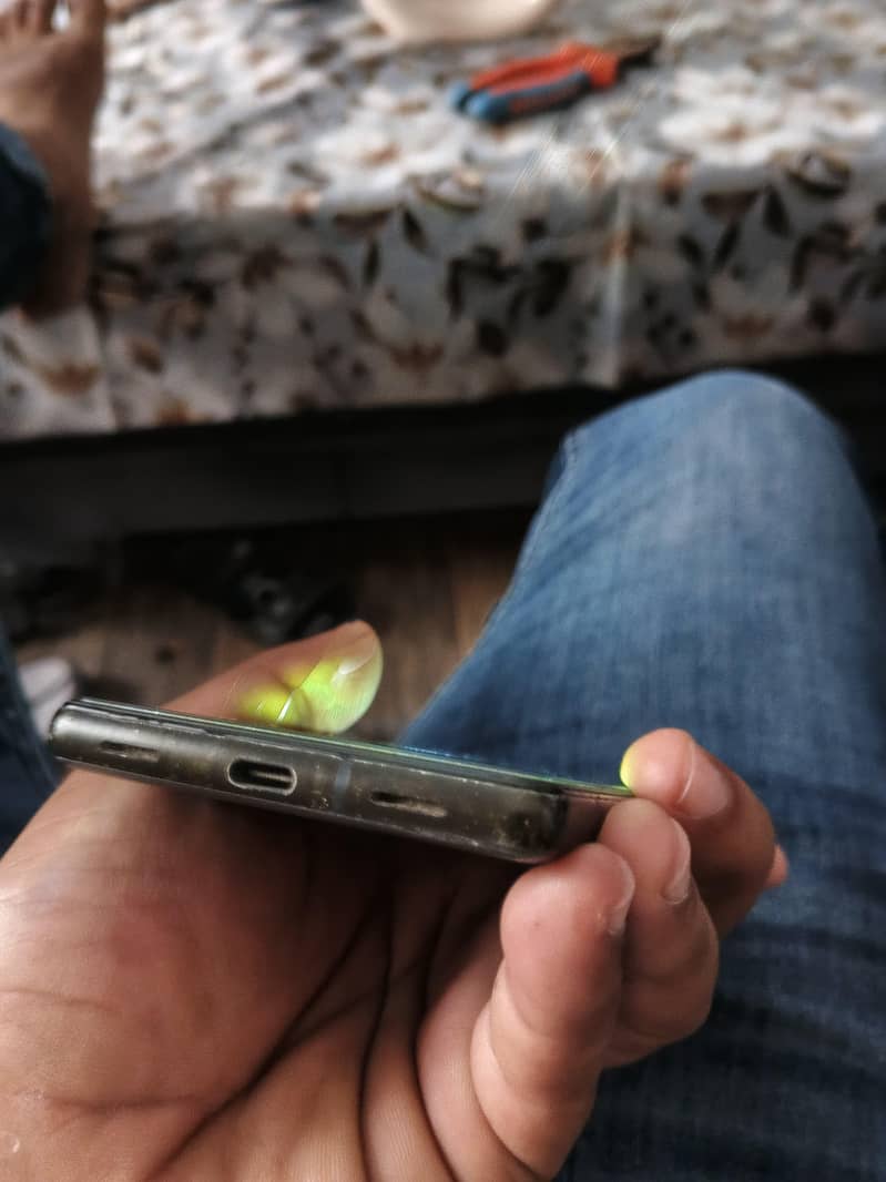 Google Pixel 6a 5